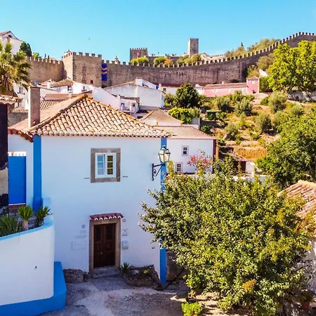 Casa de hóspedes Casasupertubos - Óbidos