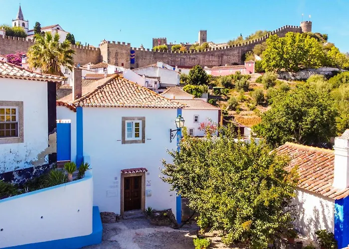 Casa de hóspedes Casasupertubos - Óbidos